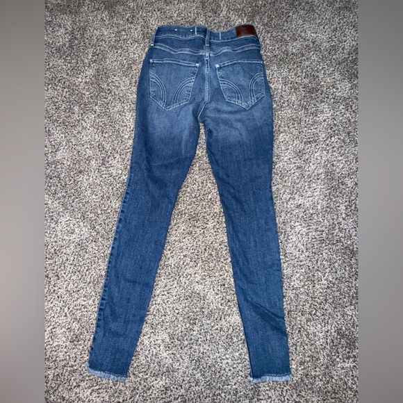 Hollister blue jeans curvy high rise skinny jeans - Picture 3 of 3